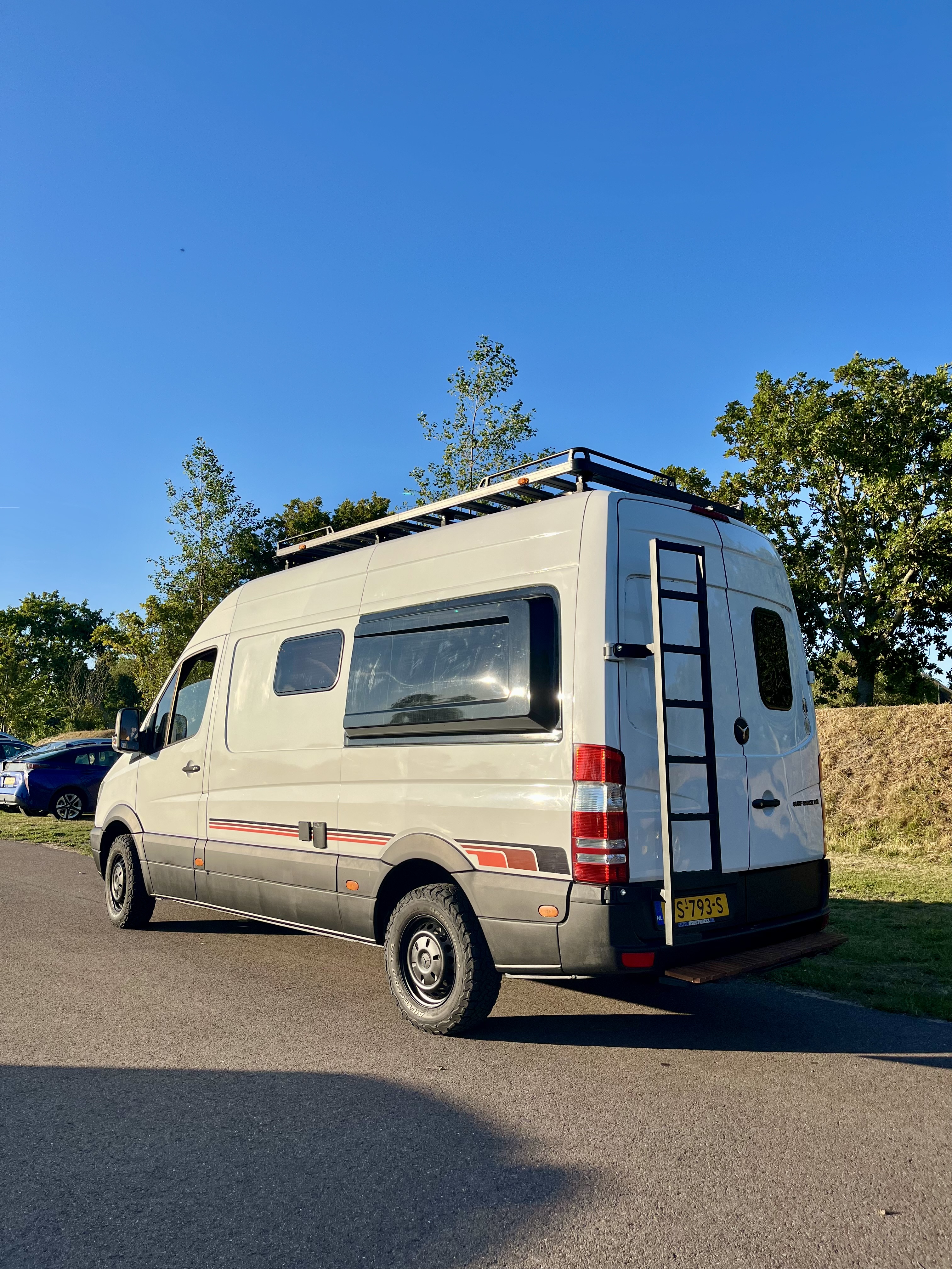 Interieur op maat van een buscamper