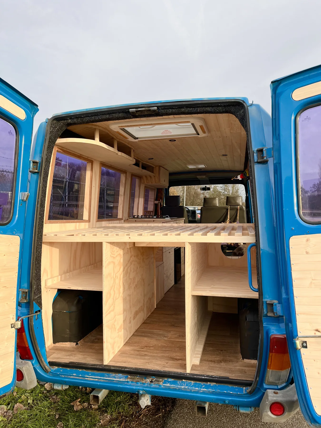 Interieur gezien vanuit de schuifdeur